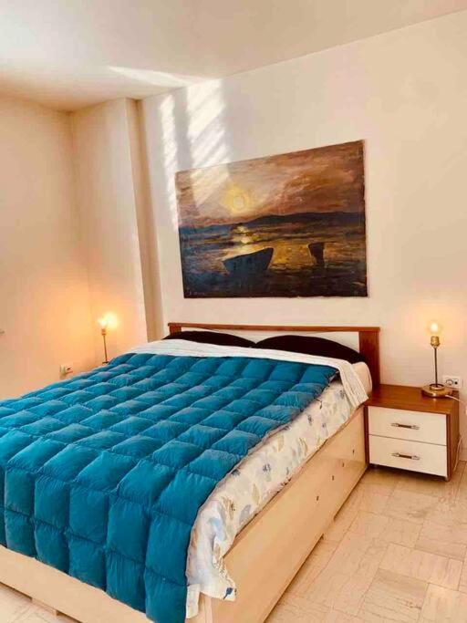 Chic City Retreat - Stylish Apartment In Bllok, Tiranë Eksteriør bilde