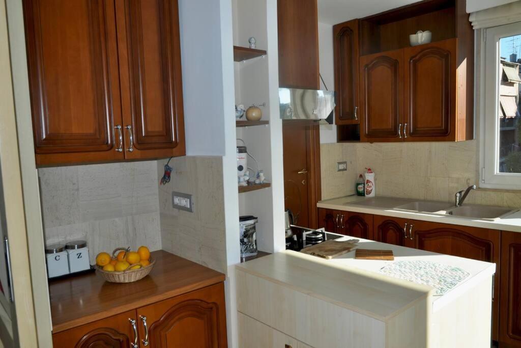 Chic City Retreat - Stylish Apartment In Bllok, Tiranë Eksteriør bilde