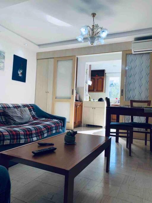Chic City Retreat - Stylish Apartment In Bllok, Tiranë Eksteriør bilde