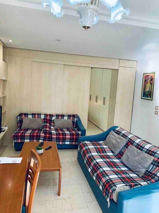 Chic City Retreat - Stylish Apartment In Bllok, Tiranë Eksteriør bilde